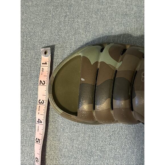 UGG Kids Sport Yeah Camopop Slides 4.5 Waterproof Camo Strap Back Open Toe - Picture 8 of 8